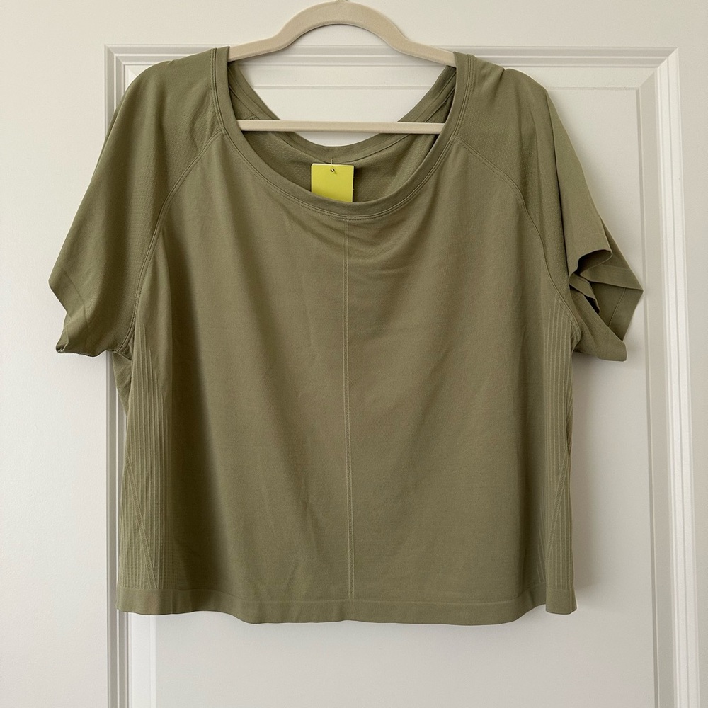 All in Motion Target Olive Green Crop Short Sleeve Athletic T-Shirt Size XXL